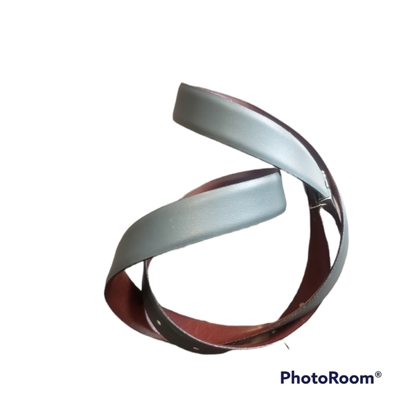 2×HP. Givenchy Reversible Leather Belt - Picture 8 of 14